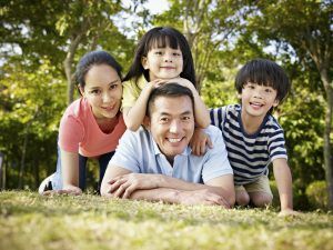 chinese-family-in-park-happy-family 3